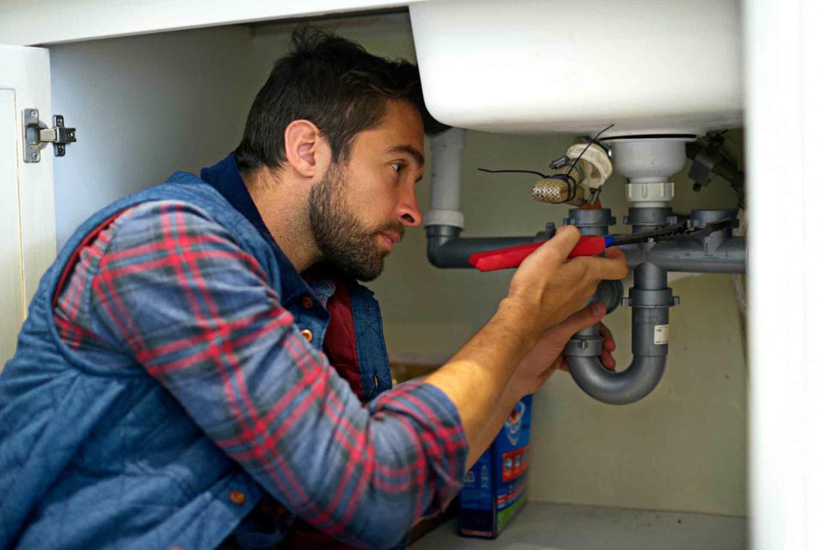 Lavabo altı onarımı ve bağlantı kontrolü